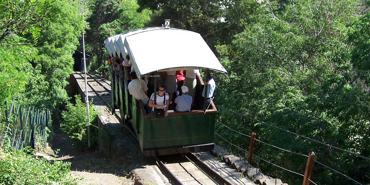 Passeio de Funicular por Cerro San Cristóbal